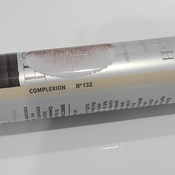 NEW ✅ IT Cosmetics #132 Airbrush Dual-Ended Flawless Complexion Brush ✨ NEW - Picture 4 of 7